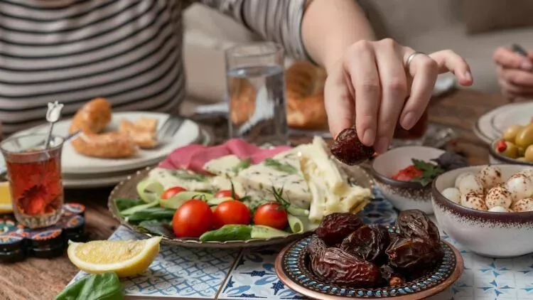 İlk Sahur Sofrası Nasıl Olmalı? İlk Sahur Hakkında Bilinmesi Gerekenler