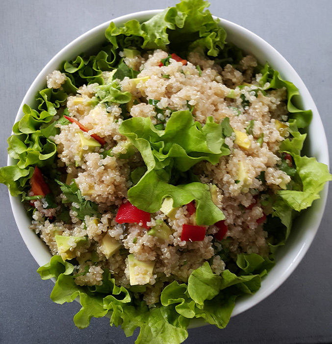 avakadolu-kinoa-salatasi.jpg