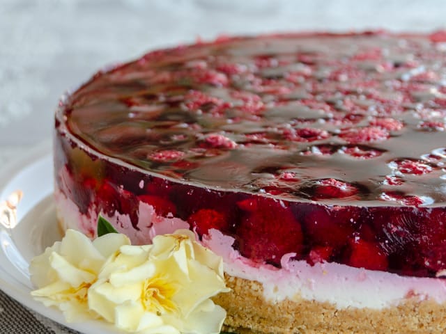 kolay Yoğurtlu cheescake tarifi