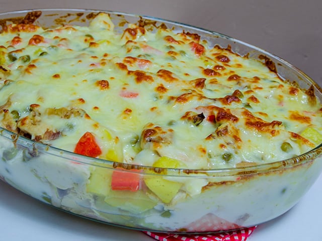 Beşamel Salçalı Tavuk Graten